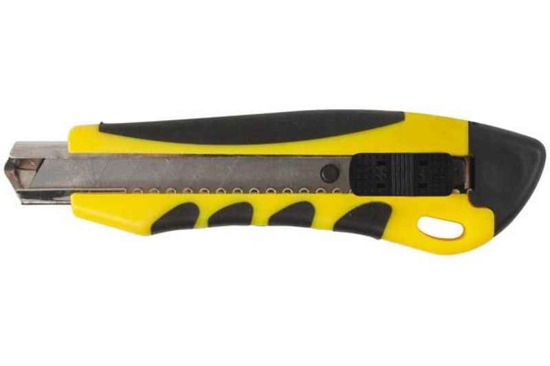 Нож технический 10252, 18 мм усиленный прорезиненный