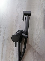 Смеситель с гигиеническим душем Boheme Uno 467-B встроенный, черный от Водопад  фото 2